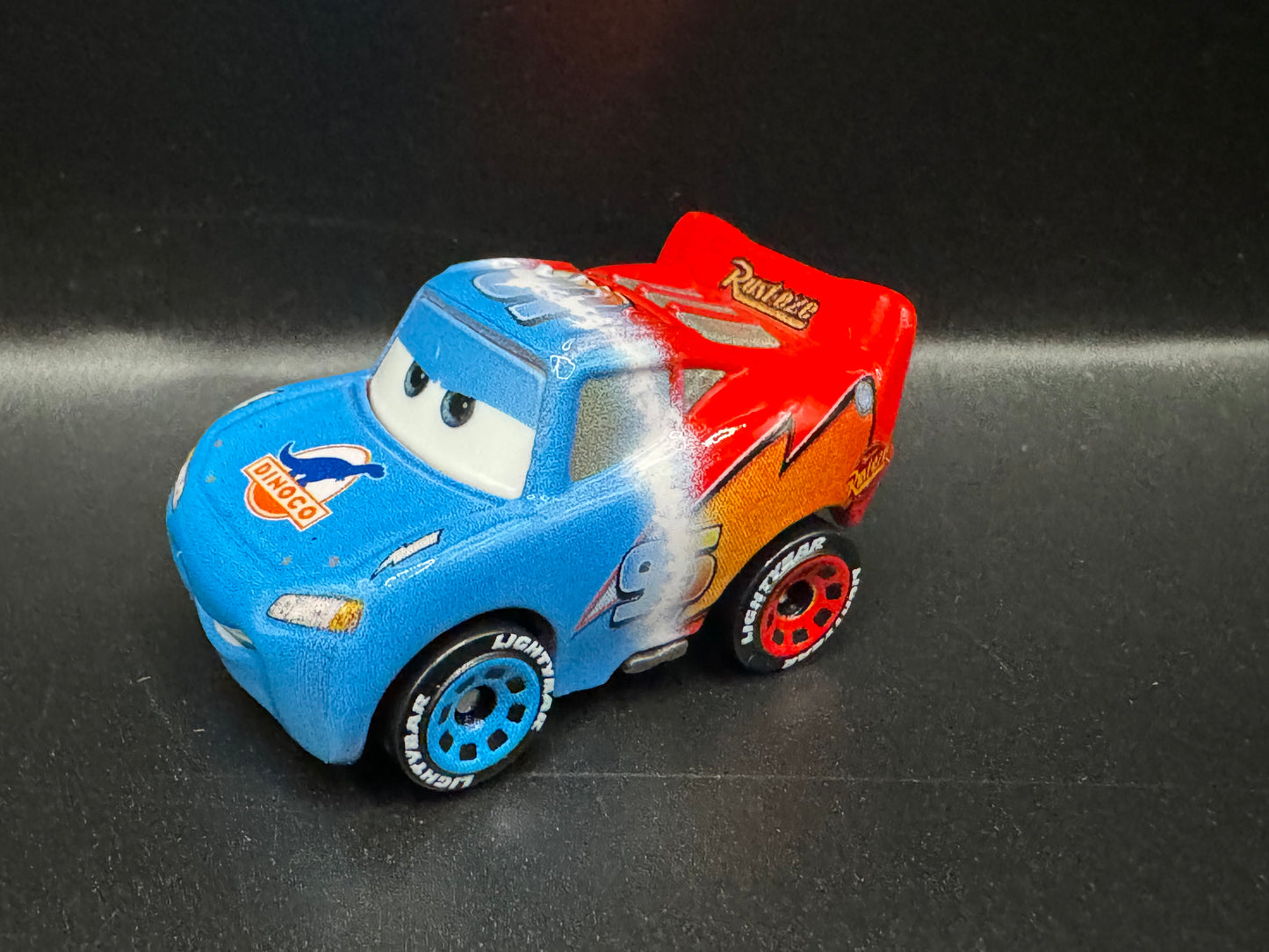 Disney Pixar Cars 2024 Mystery Mini Racers Series 3 # 32 Transforming Lightning McQueen