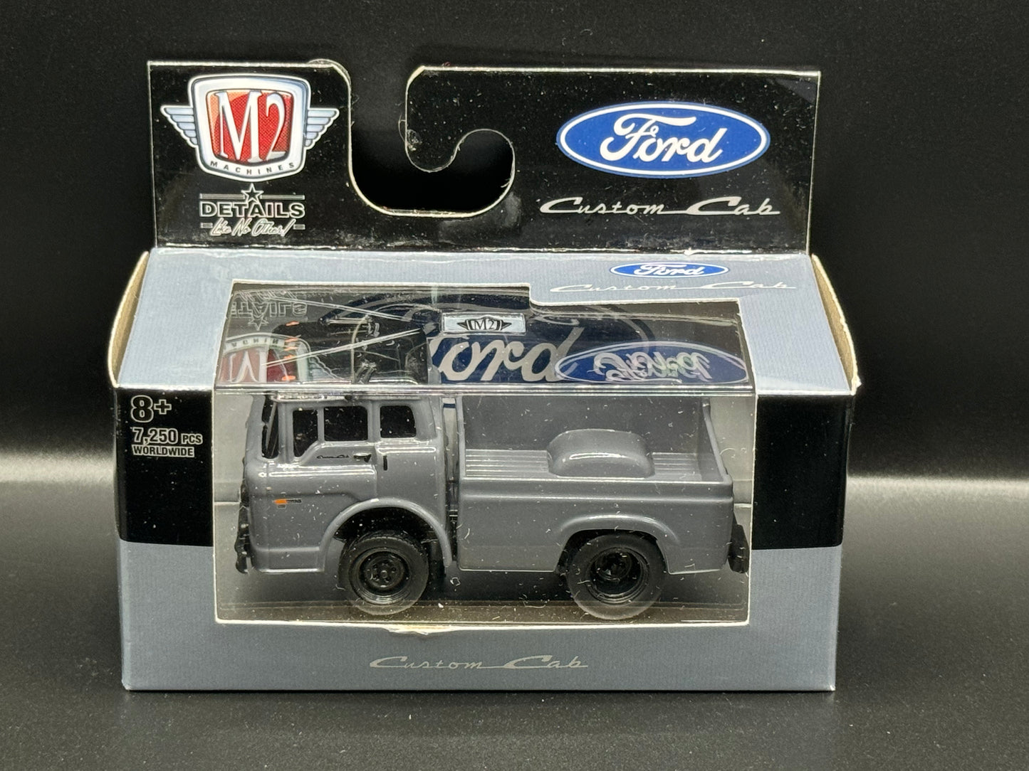 M2 Machines Ford Custom Cab Grey 1970 Ford C-600 R65 21-26