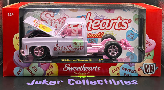 M2 Machines 1:24 Scale Sweethearts Chase 1973 Chevrolet Cheyenne 10 S44 26-01 Pink Purple