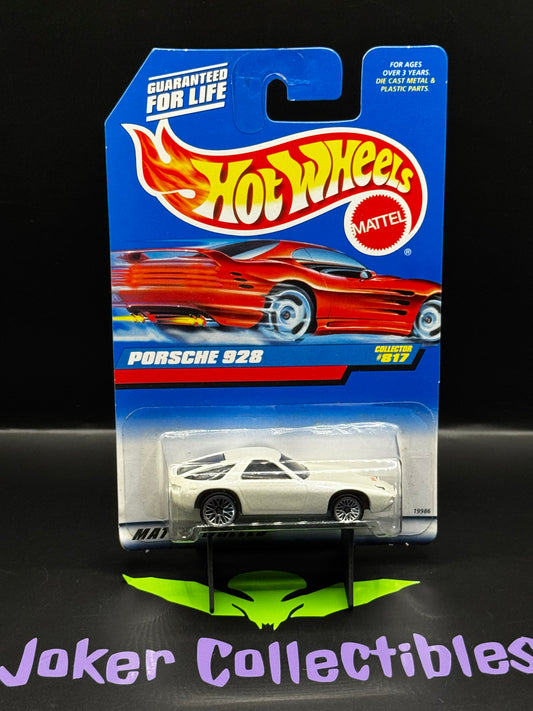 Hot Wheels White Porsche 928 Collector # 817