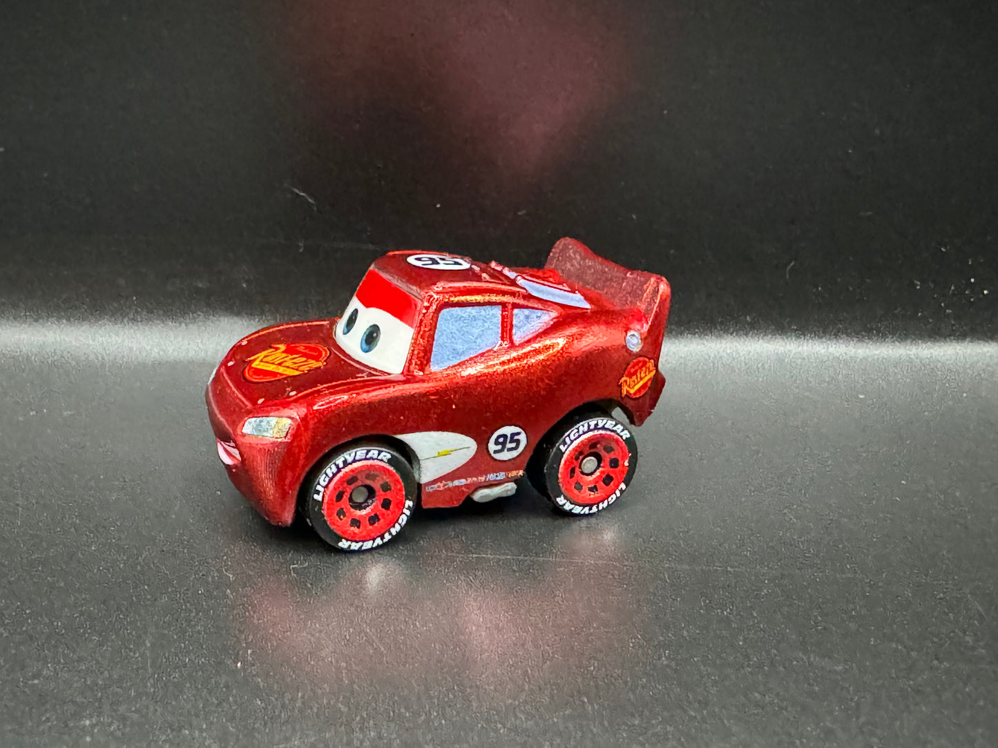 Disney Pixar Cars 2024 Mystery Mini Racers Series 4 # 42 Metallic Lightning McQueen