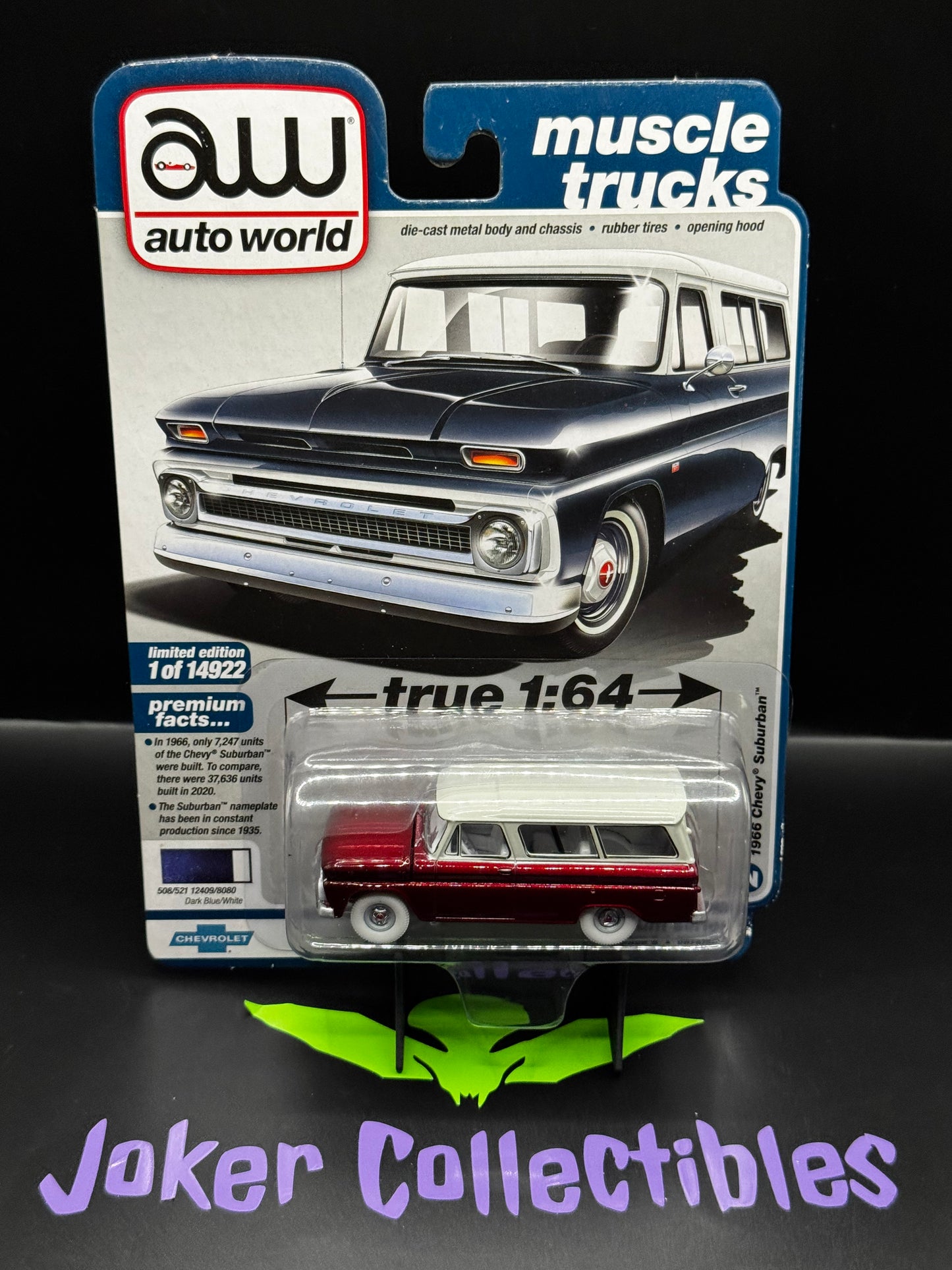 Auto World Muscle Trucks Ultra Red Chase 1966 Chevy Suburban Dark Blue/White #2