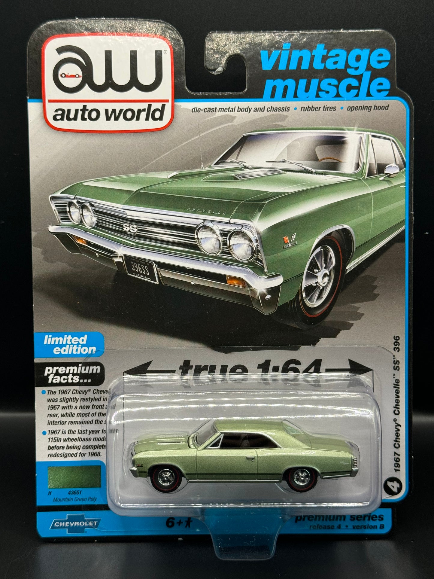 Auto World (AW) Vintage Muscle 1967 Chevy Chevelle SS 396 Mountain Green Poly