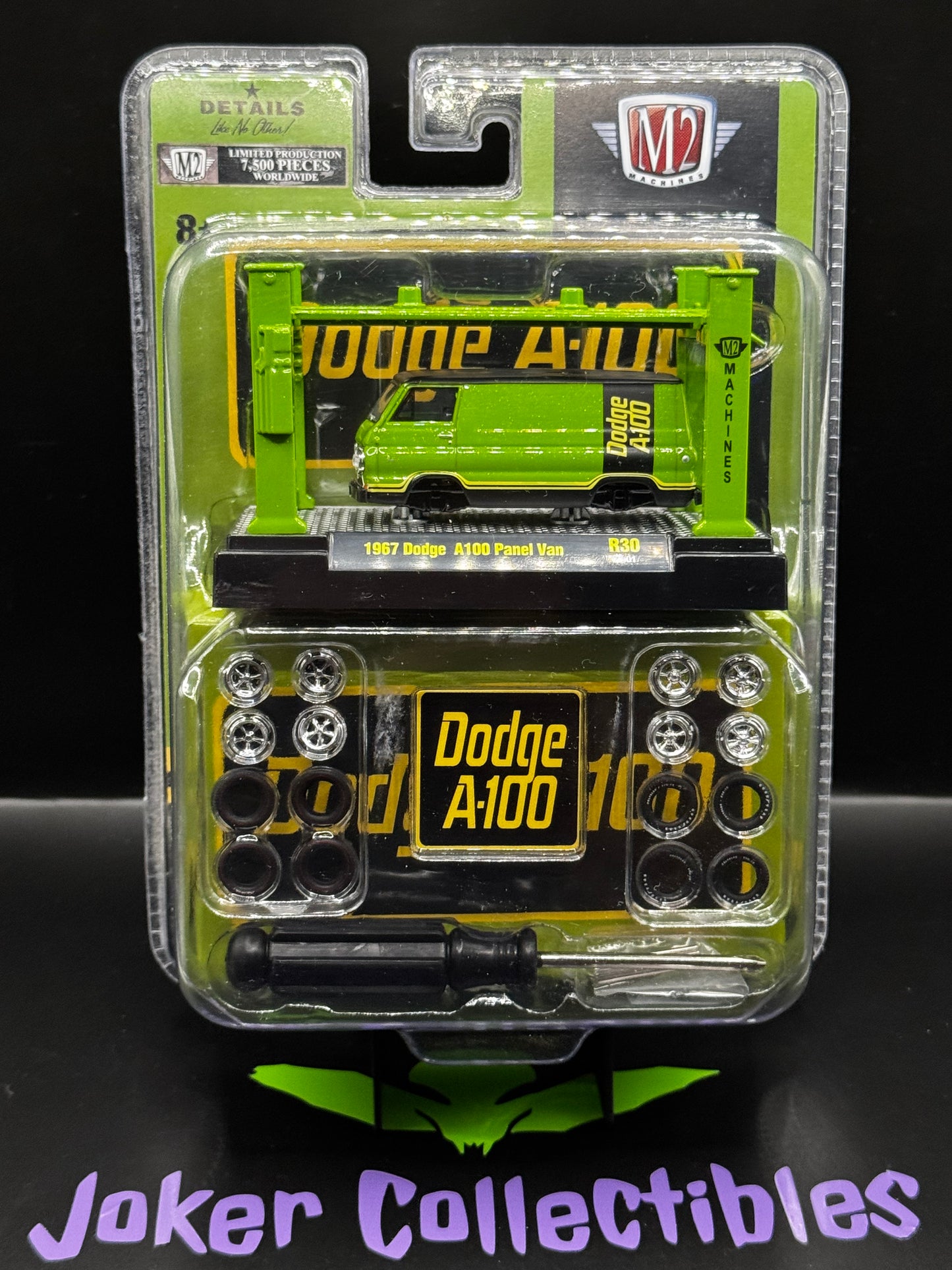 M2 Machines Model-Kit Auto Lift Green 1967 Dodge A100 Panel Van R30 20-01