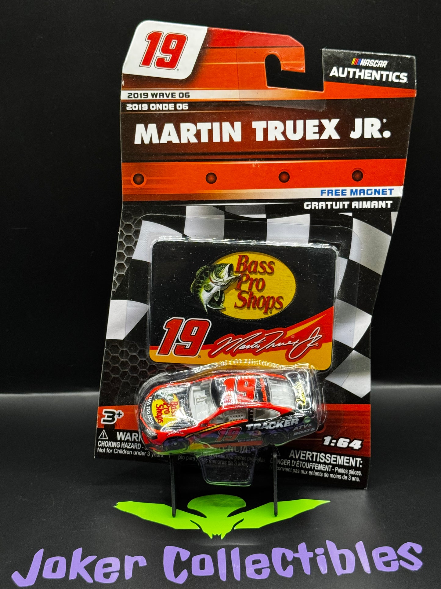 Lionel Racing Nascar Authentics 2019 Wave 06 Martin Truex Jr. # 19 with Magnet