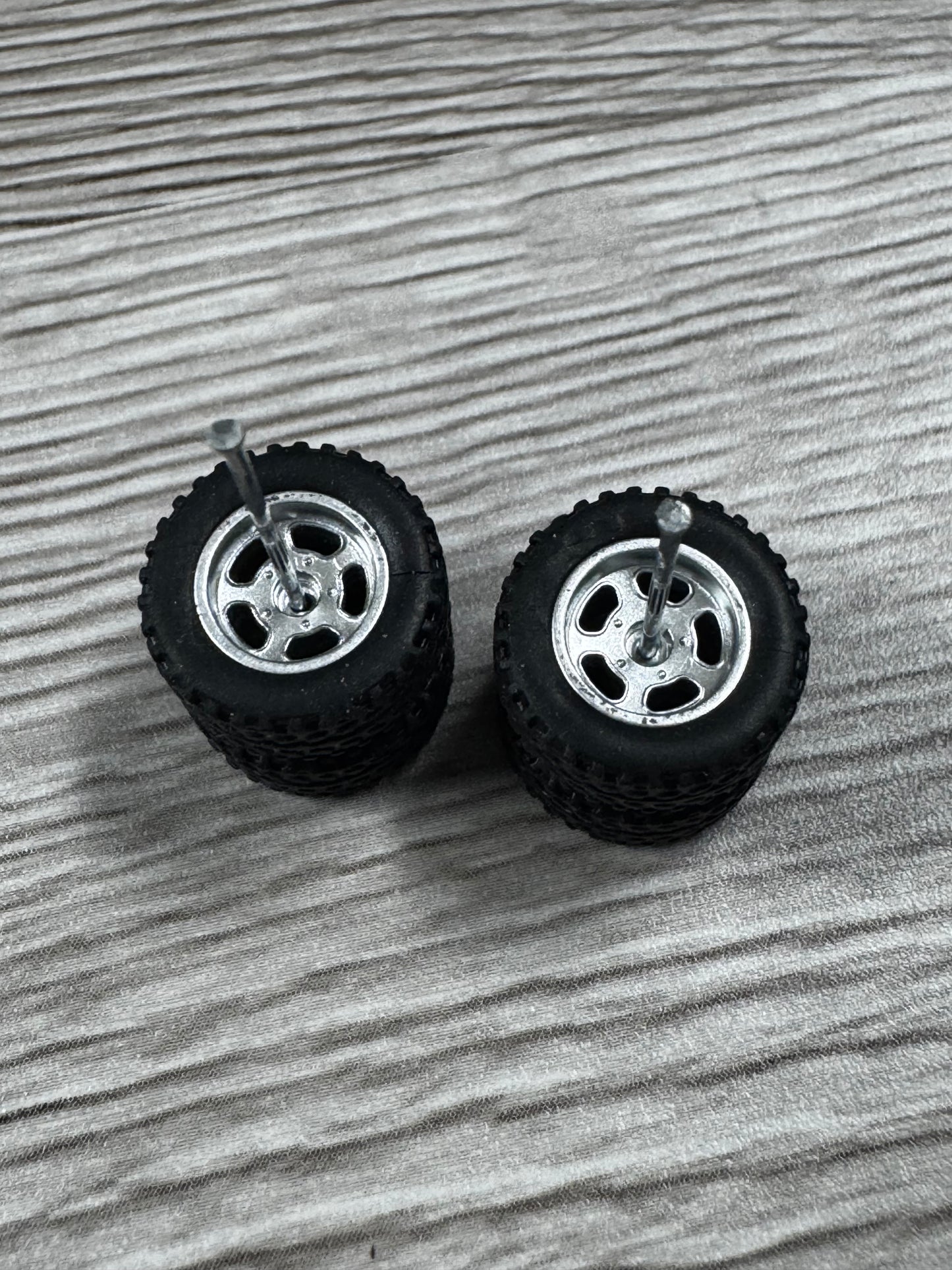 Off-Road Customizing Wheel & Tire Sets