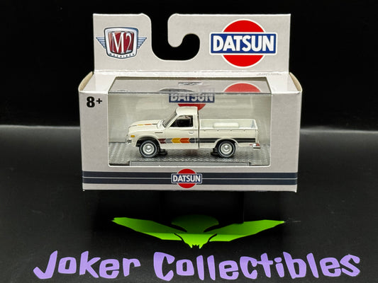 M2 Machines Auto-Thentics White 1977 Datsun Pickup R108 26-10