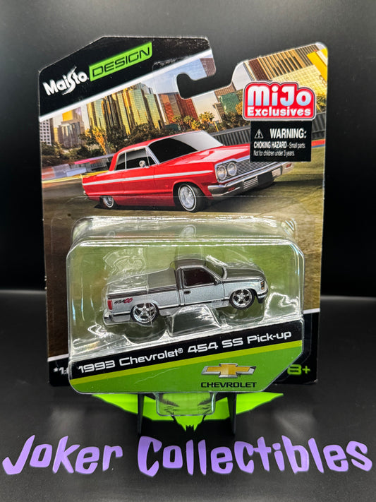 Maisto Design 1992 Chevrolet 454 SS Pick-up Custom Two Tone Silver Metallic Grey