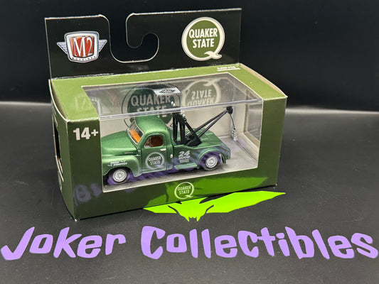 M2 Machines Green Quaker State 1949 Studebaker 2R Tow Truck R95 24-117