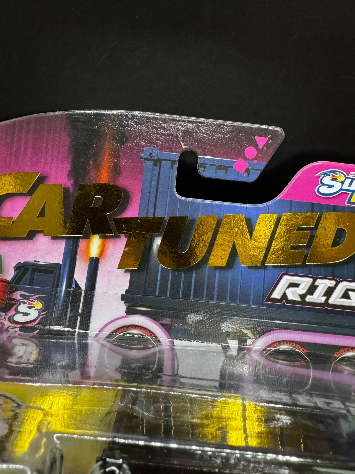CarTuned Rigs 2026 Diecast SuperCon Sneaky Pete - Container Black & Pink Car Tuned