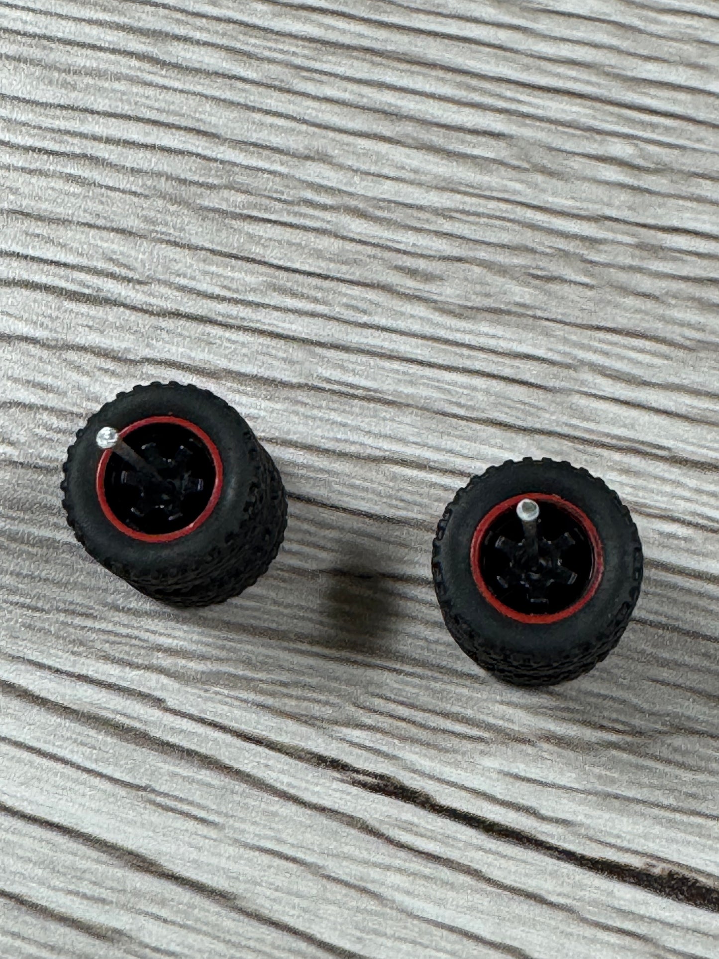 Off-Road Customizing Wheel & Tire Sets