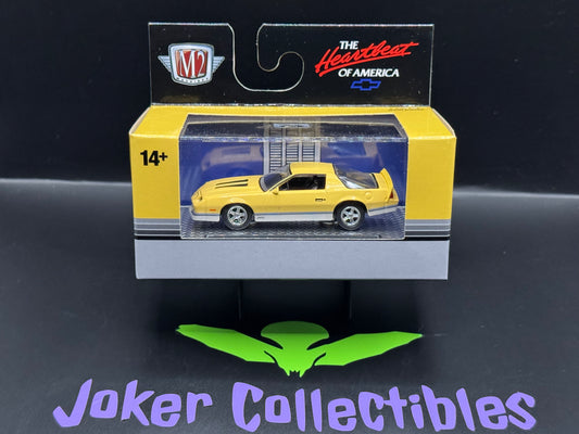 M2 Machines Detroit-Muscle Yellow 1987 Chevrolet Camaro Z/28 R95 26-14