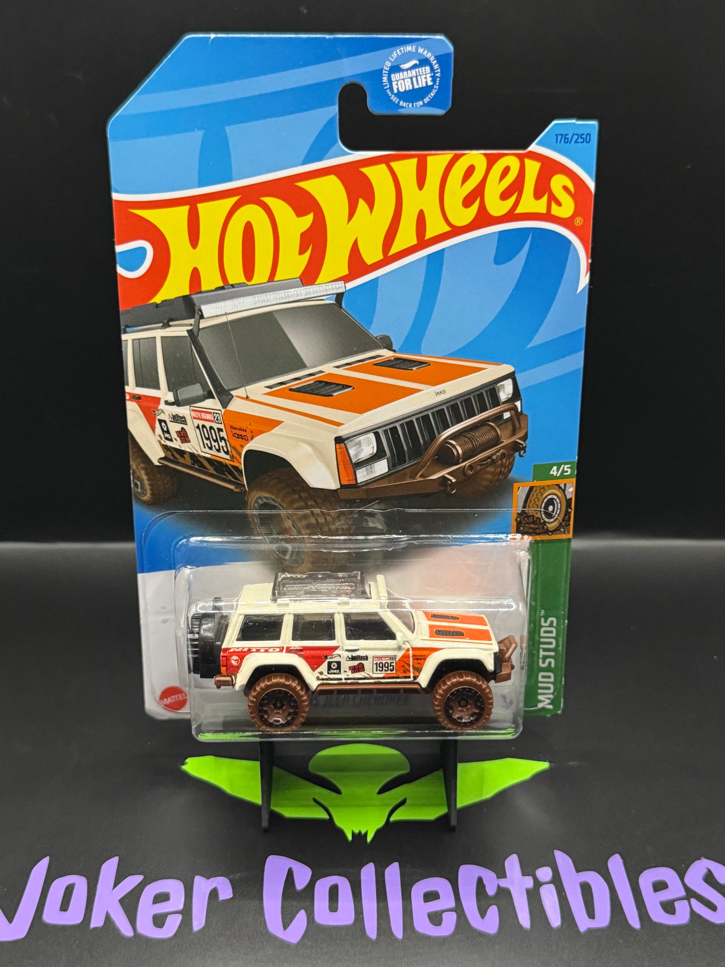 Hot Wheels 2023 Treasure Hunt '95 Jeep Cherokee 176/250 Mud Studs 4/5
