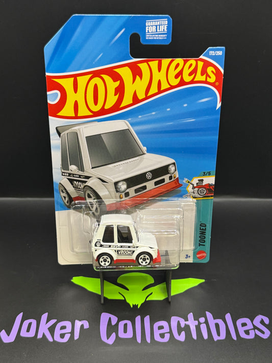 Hot Wheels 2026 White Tooned Volkswagen Golf MK1 172/250 Tooned 3/5 H Case