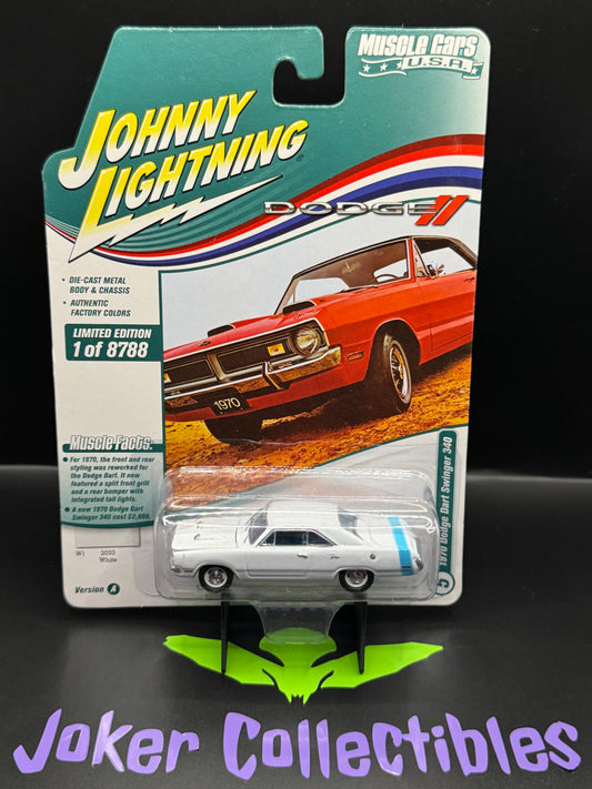 Johnny Lightning Muscle Cars U.S.A. 1970 Dodge Dart Swinger 340 White # 5