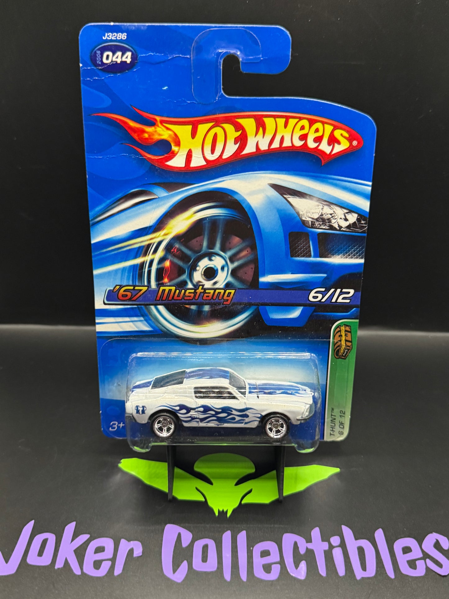 Hot Wheels White with Blue Flames '67 Mustang 044 T-Hunt 6/12 with Real Riders