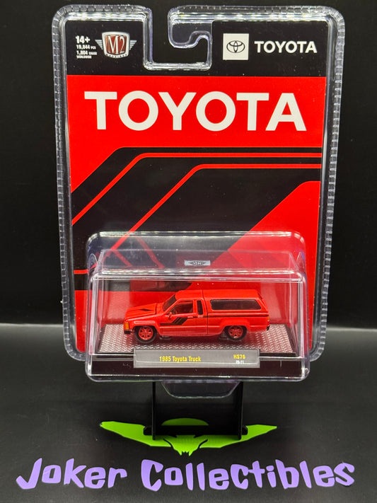 M2 Machines Chase Red 1985 Toyota Truck with Camper Shell Hobby Exclusive HS76 26-11
