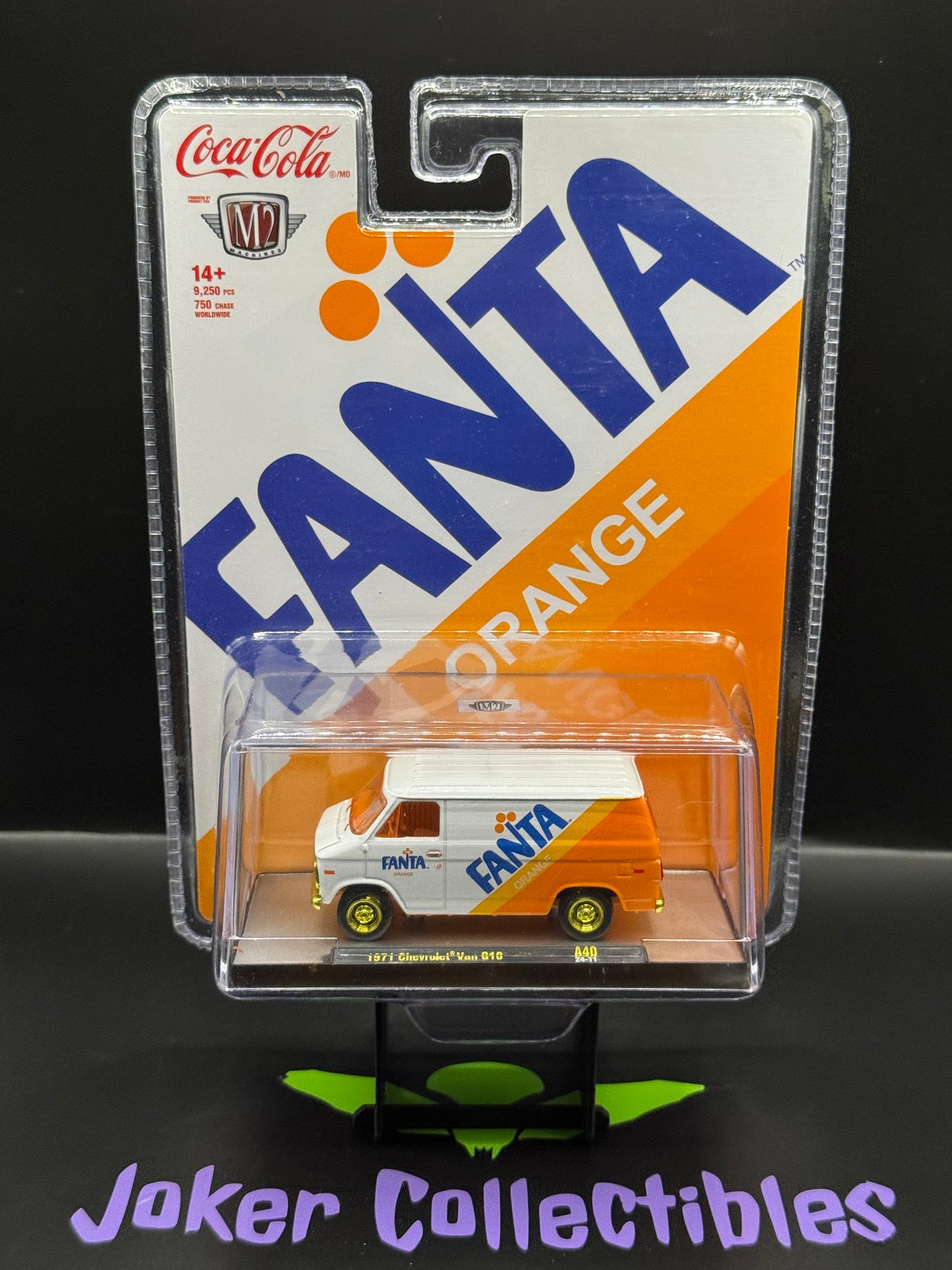 M2 Machines Fanta Orange Chase 1971 Chevrolet Van G10 A40 24-11