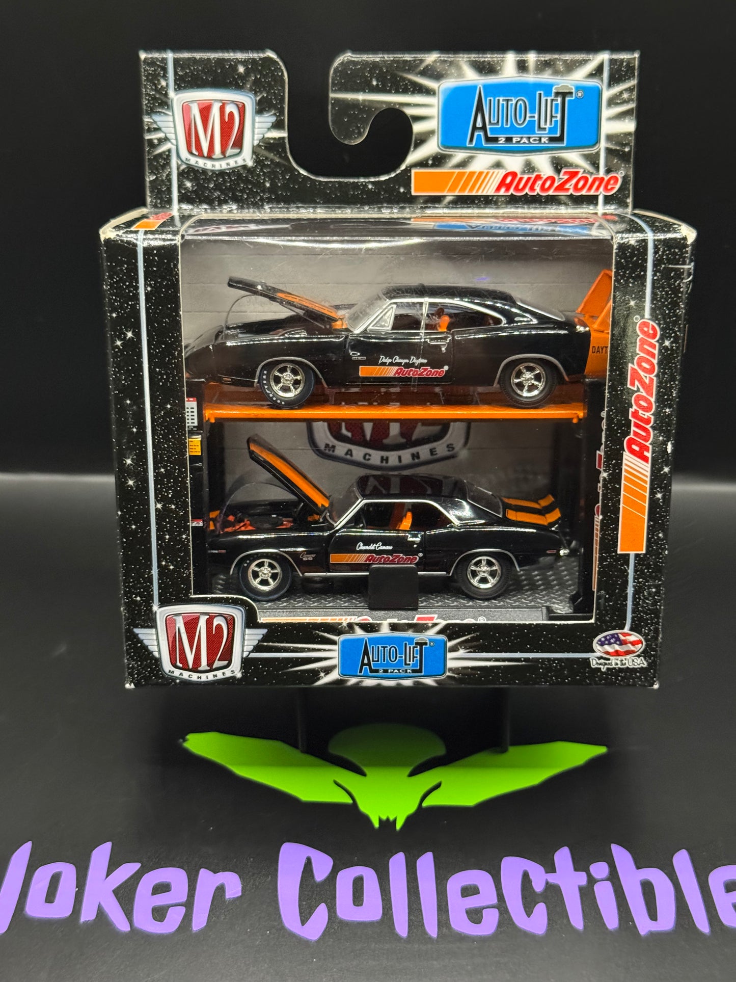 M2 Machines Auto-Lift 2 Pack AutoZone Dodge Charger Daytona & Chevrolet Camaro R02 11-01