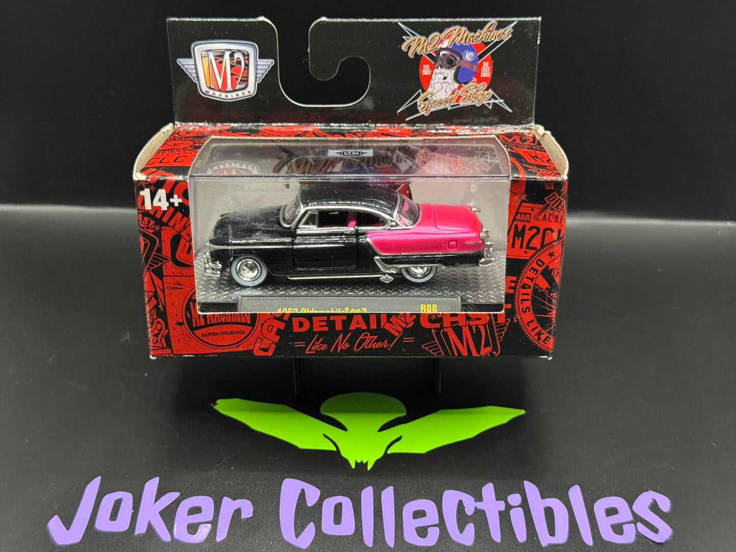 M2 Machines Pink & Black 1953 Oldsmobile 98 R88 25-07