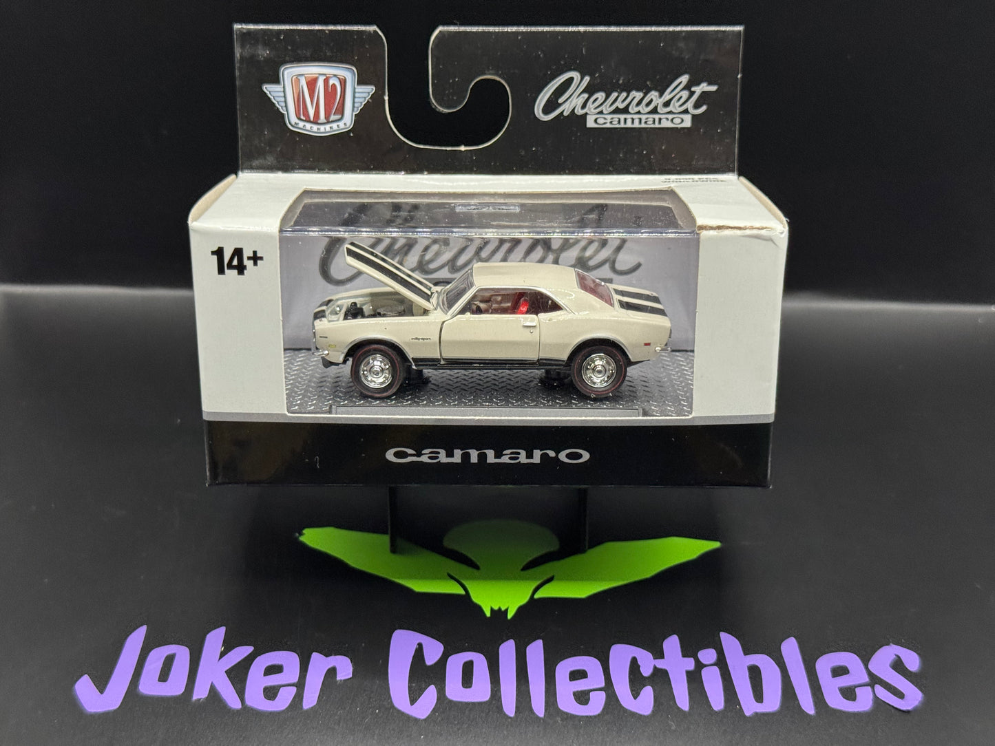 M2 Machines Cream 1968 Chevrolet Camaro Z/28 RS R86 24-31