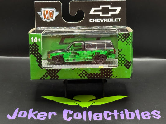 M2 Machines Auto-Thentics 1992 Chevrolet C1500 SS454 R100 25-33