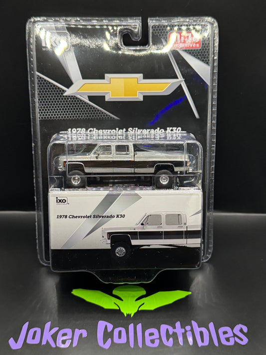 IXO Models Chase 1978 Chevrolet Silverado K30 Crew Cab Fleetside Lifted White Black Two Tone