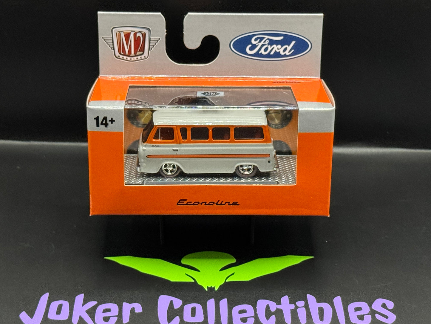 M2 Machines Detroit Muscle Econoline 1965 Ford Falcon Club Wagon R89 25-17