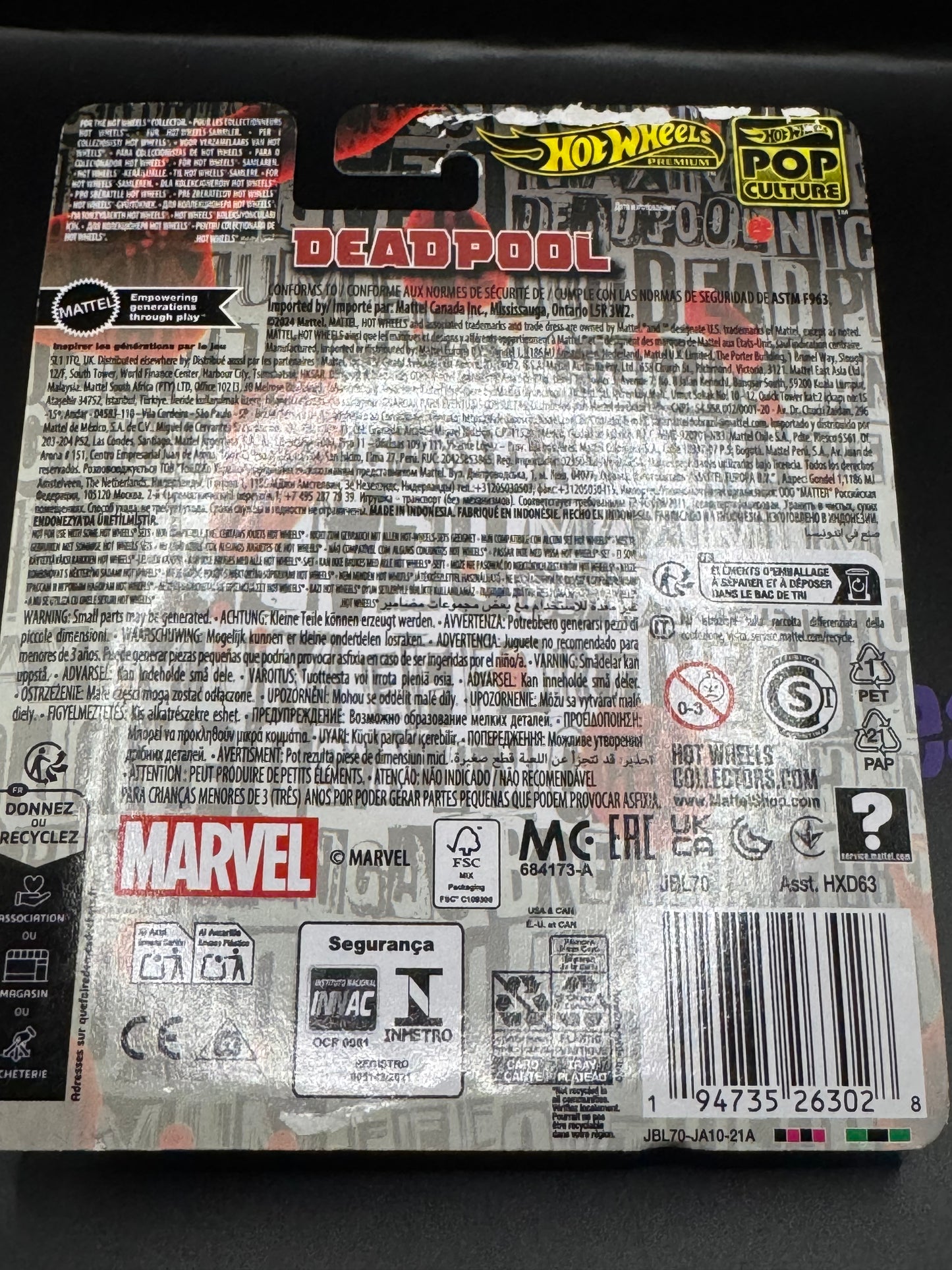 Bad Card Hot Wheels Premium Pop Culture Red Marvel Deadpool Scooter
