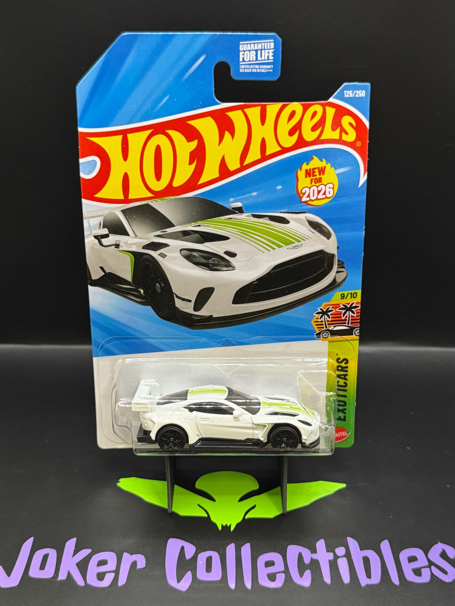 Hot Wheels 2026 White 2024 Aston Martin Vantage GT3 125/250 Exoticars 9/10 L Case