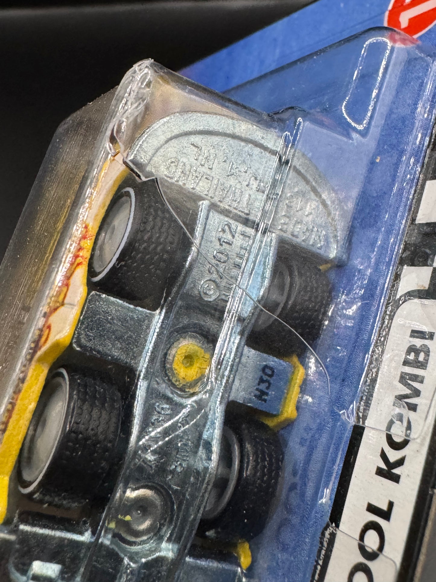Cracked Blister Hot Wheels Premium Boulevard Moon Kool Kombi # 17