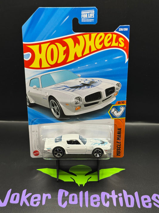 Hot Wheels 2025 White '73 Pontiac Firebird 230/250 Muscle Mania 8/10 N Case