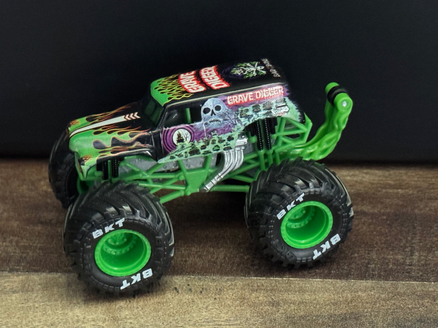 Spin Master Monster Jam 2021 Series 16 Grave Digger Showtime Trucks Chase New Blister Pull