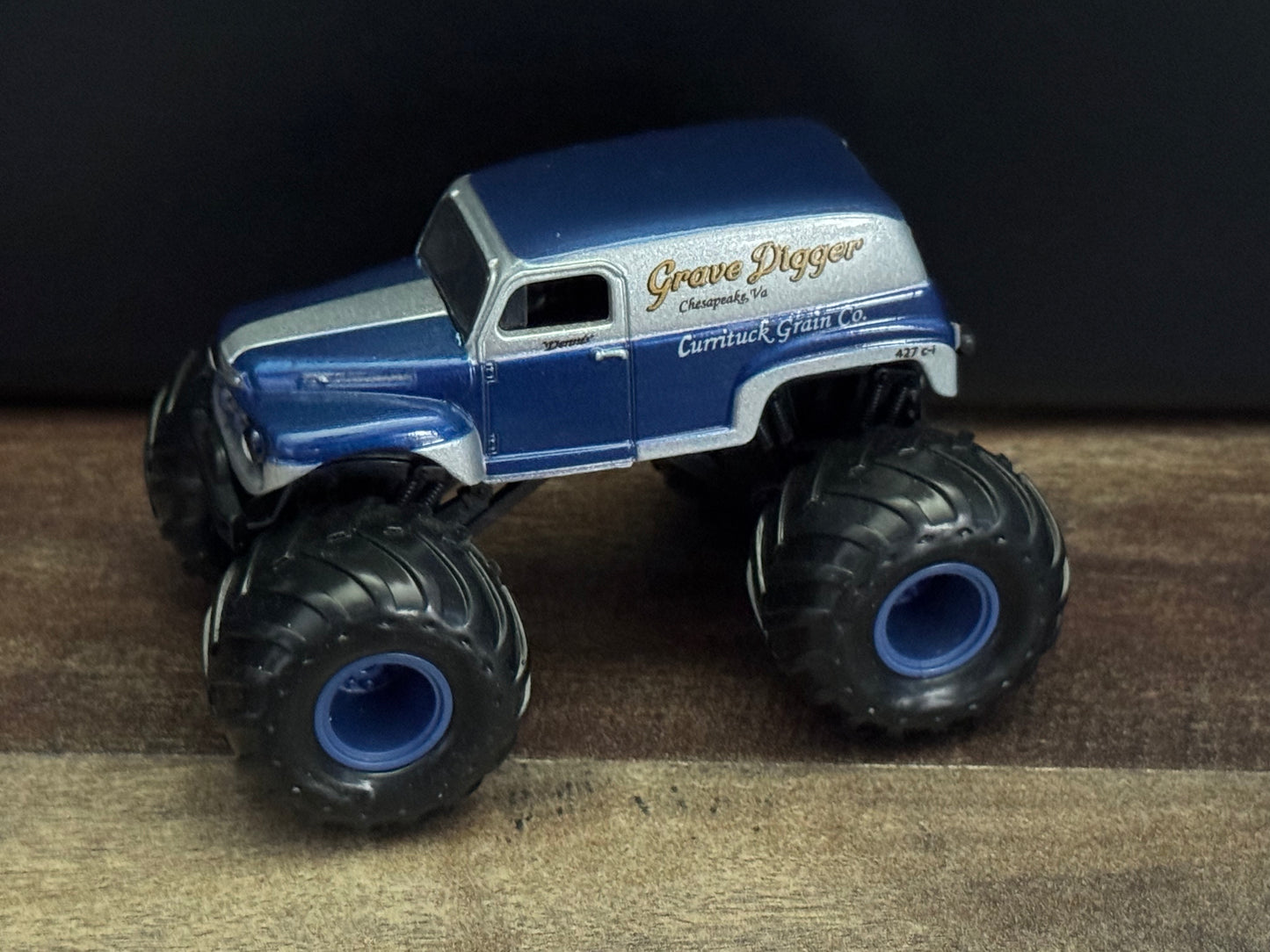 Spin Master Monster Jam 2022 Series 22 Grave Digger Blue Grain Retro Rebels New Blister Pull