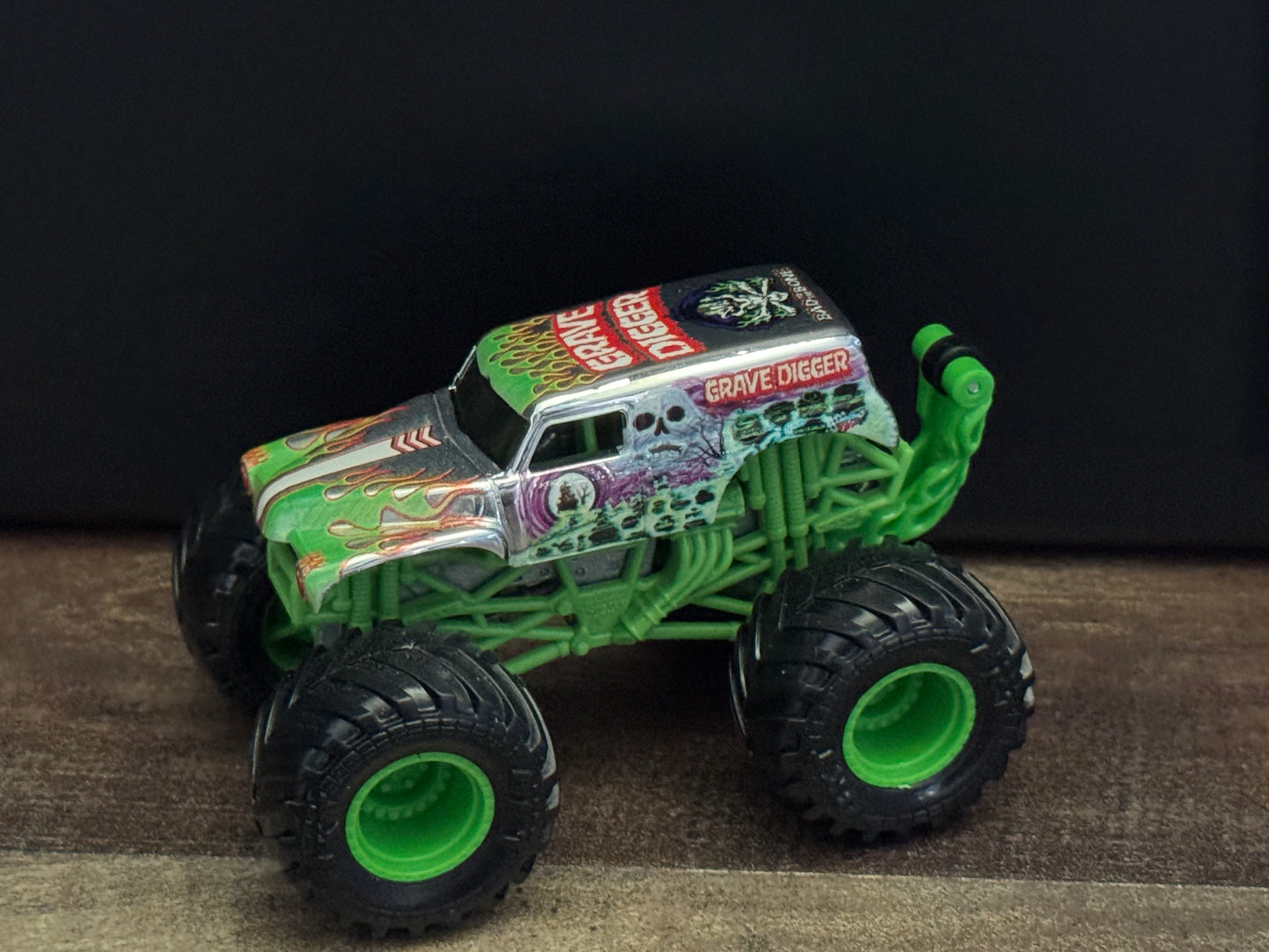 Spin Master Monster Jam 2021 Series 21 Grave Digger Chrome Legacy Trucks New Blister Pull
