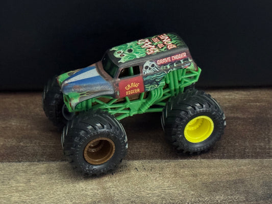 Spin Master Monster Jam 2020 Series 12 Grave Digger Wreckless Trucks New Blister Pull