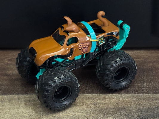Spin Master Monster Jam 2021 Series 18 Scooby Doo Ruff Crowd New Blister Pull