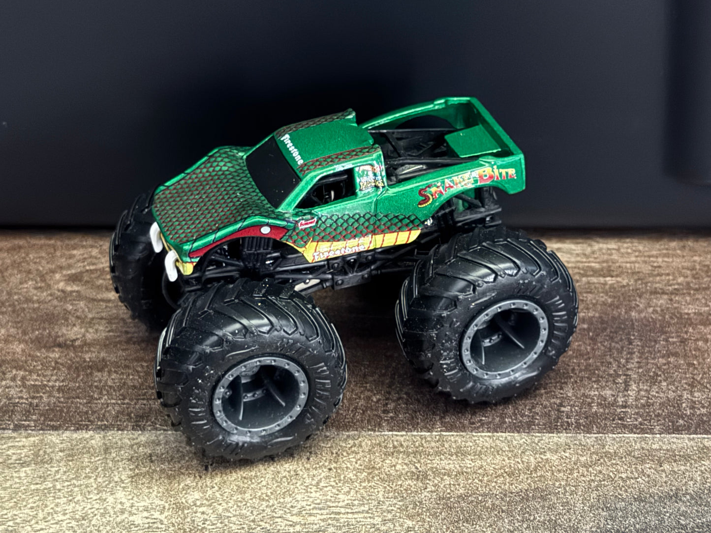 Hot Wheels Monster Trucks Green Snake Bite New Blister Pull