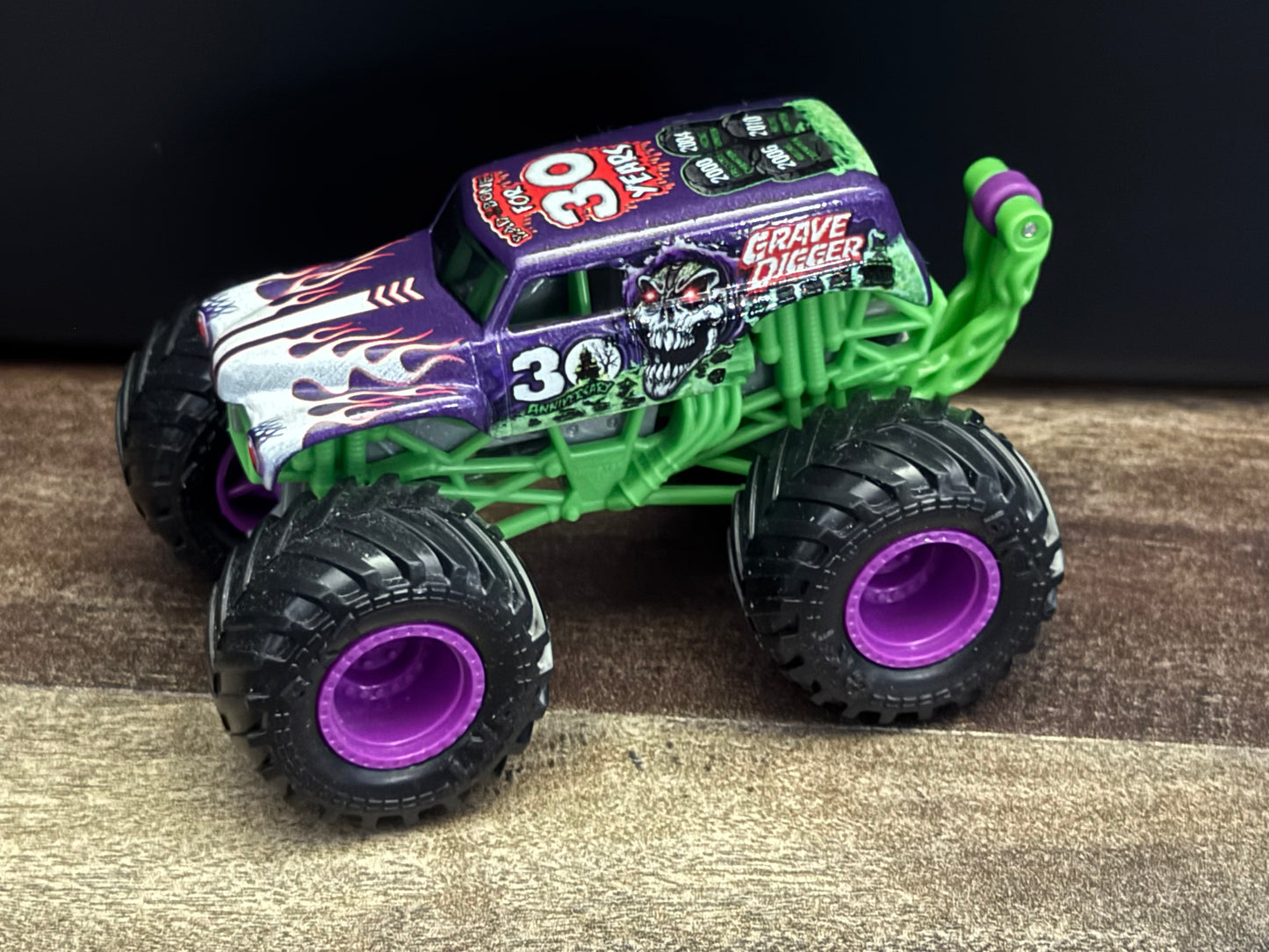 Loose New Spin Master Monster Jam 2021 Series 16 Grave Digger 30th Anniversary Arena Favorites
