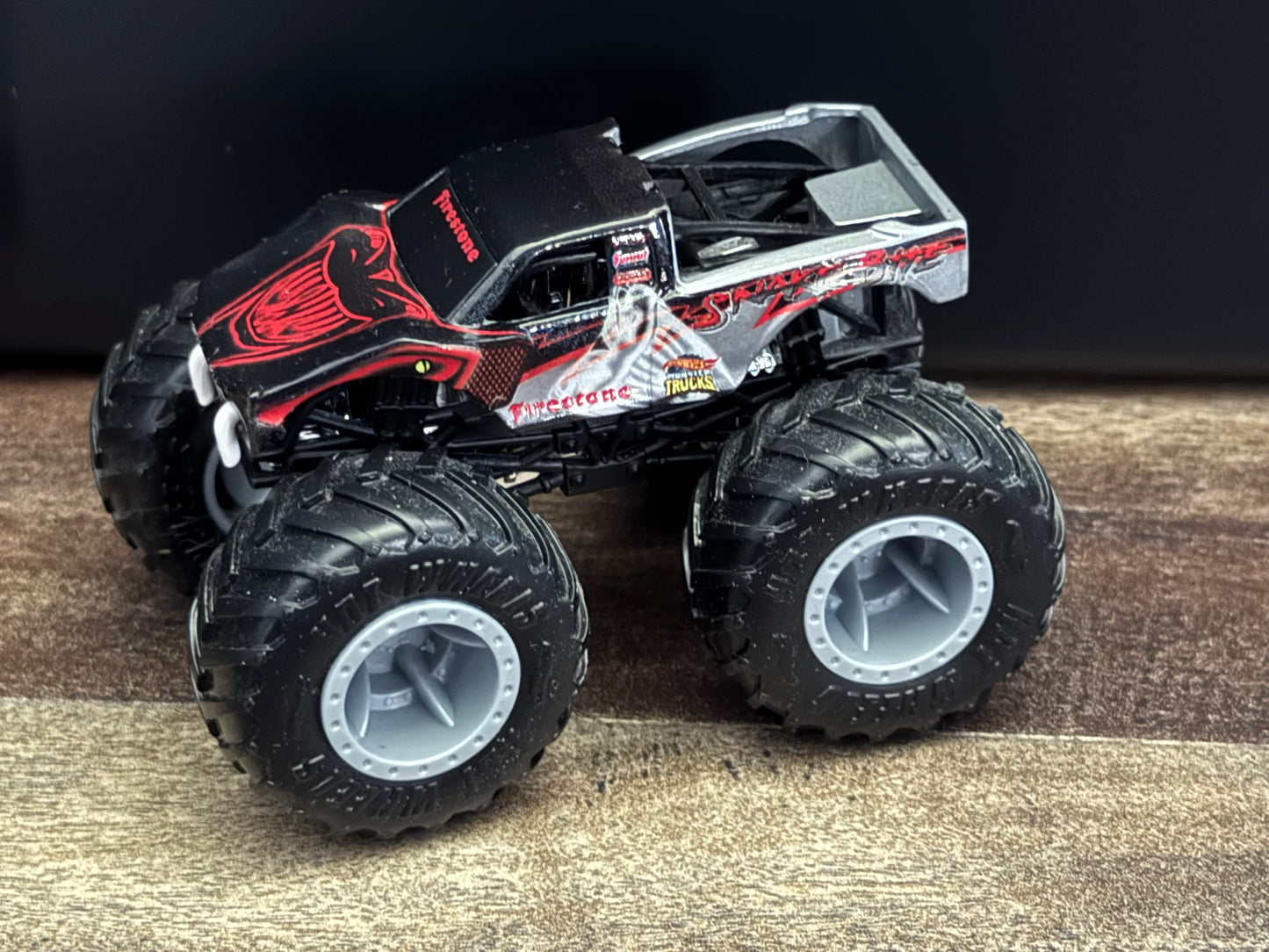 Hot Wheels Monster Trucks Black Snake Bite New Blister Pull