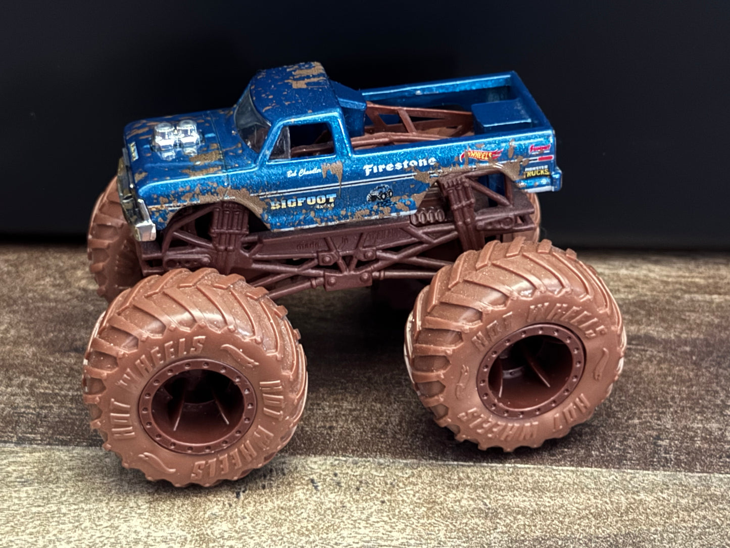Hot Wheels Monster Trucks Blue Dirty Muddy Bigfoot New Blister Pull