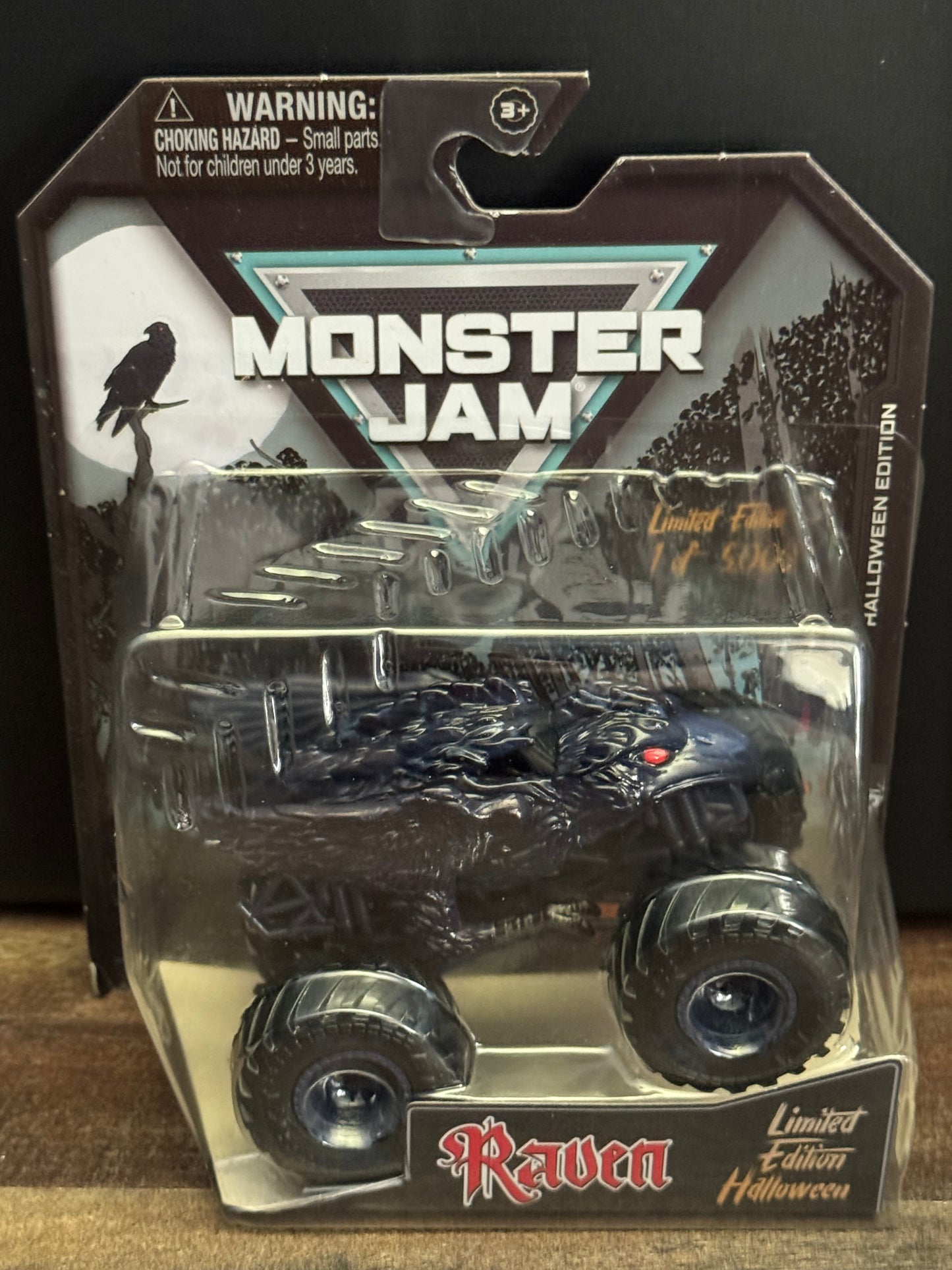 Spin Master Monster Jam 2022 Limited Edition Halloween Raven