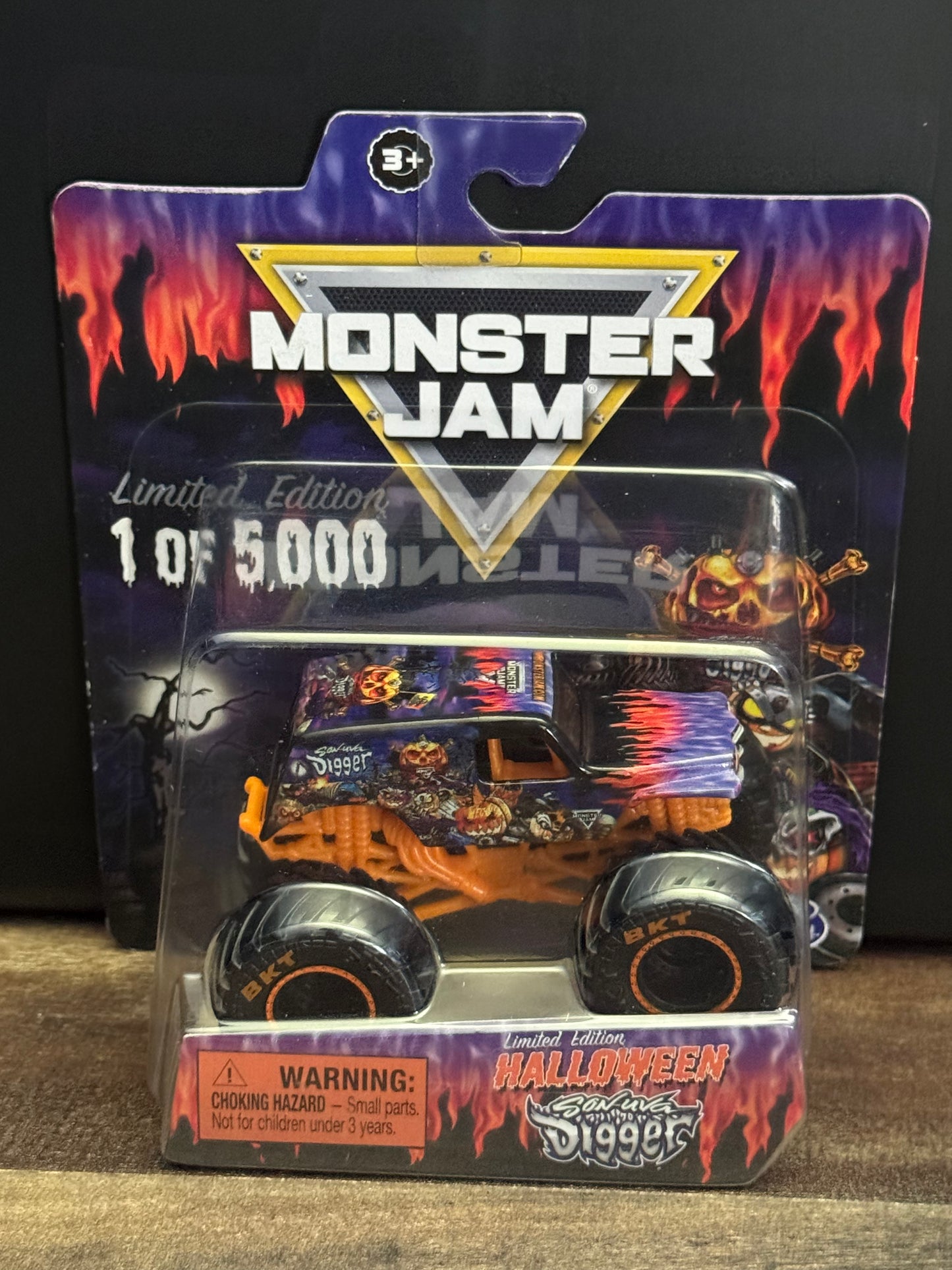 Spin Master Monster Jam 2021 Limited Edition Halloween Son-UVA Digger