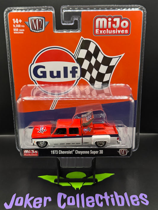 M2 Machines 1973 Chevrolet Cheyenne Super 30 GULF Racing Red White MJS06