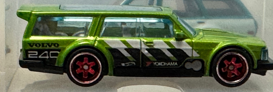 Red Wheel Swap Loose Hot Wheels 2023 HW Slammed Green Volvo 240 Drift Wagon
