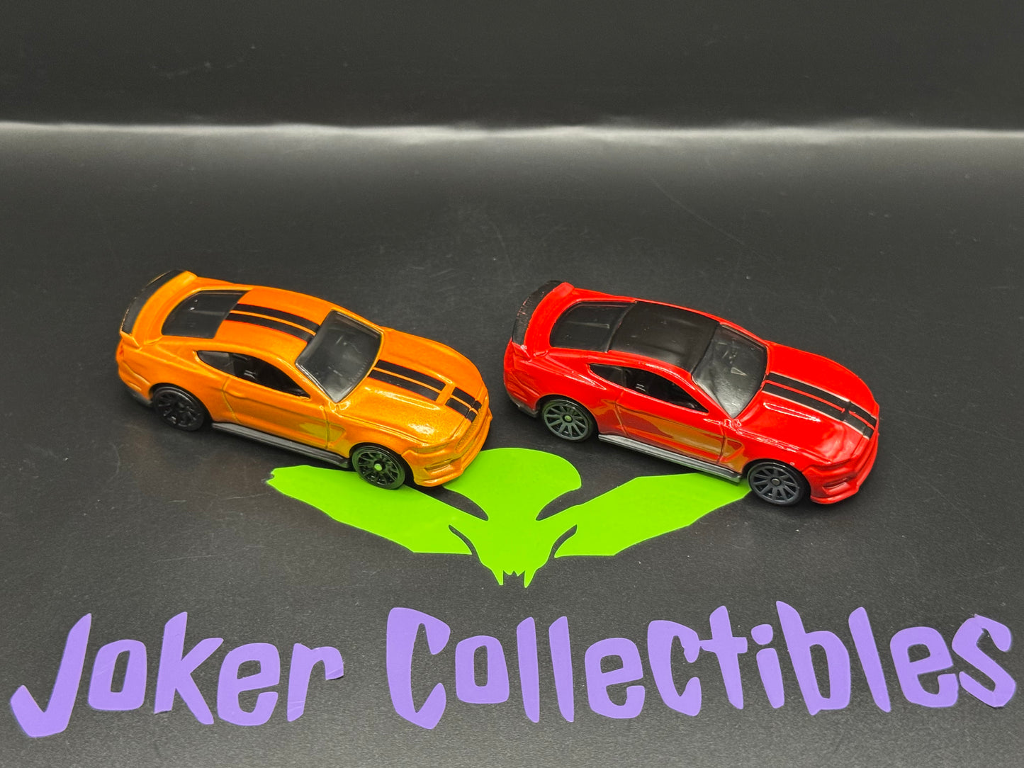 Loose Lot of 2 Hot Wheels Ford Shelby GT350R Orange & Red